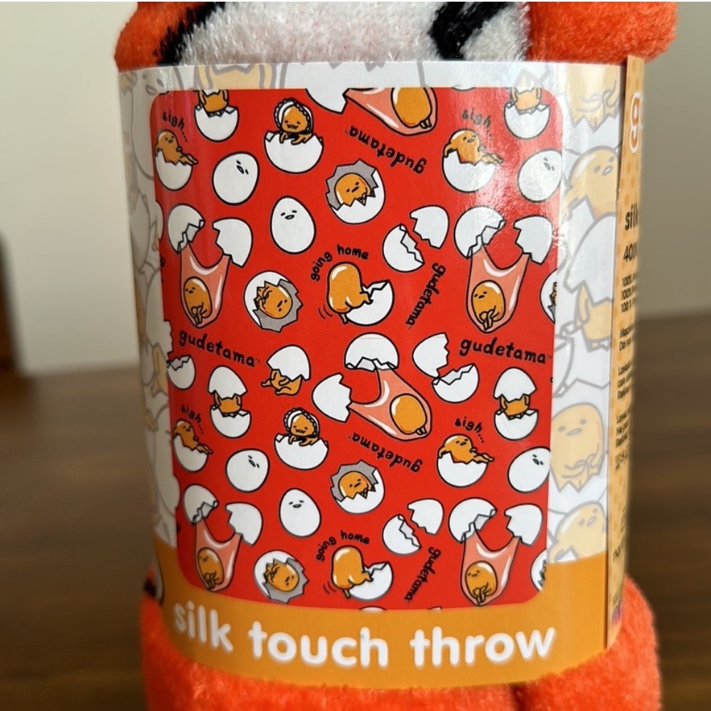 Gudetama blanket 40in x50in NWT